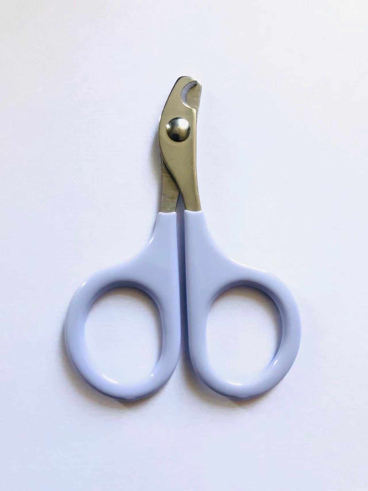 🇫🇷 Ciseaux à griffes pro pour chats et petits chiens – Coupe précise et sûre – Toilettage facile. 🇬🇧 Pro cat & small dog nail scissors – Safe, precise claw trimming – Easy grooming.