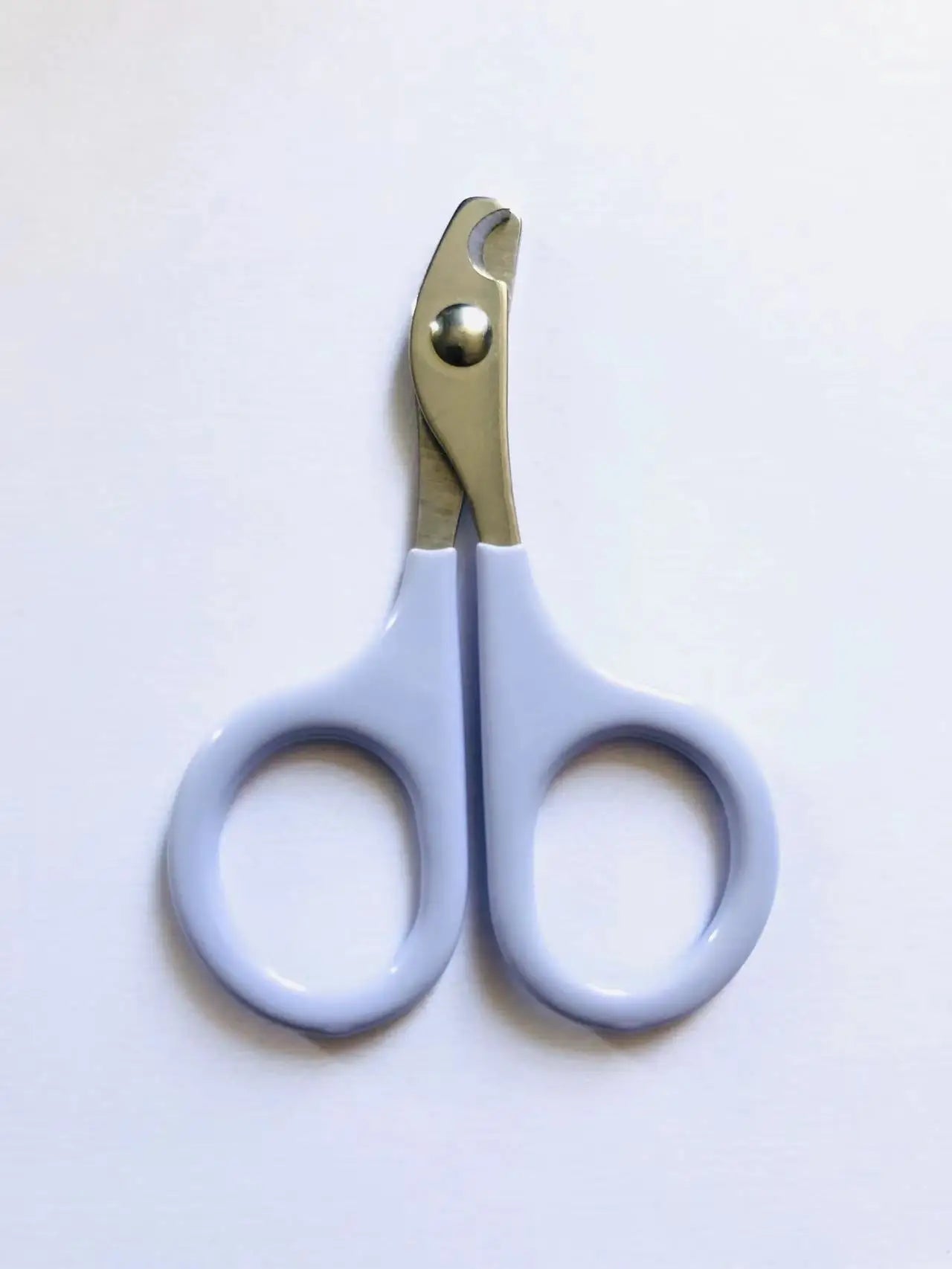 🇫🇷 Ciseaux à griffes pro pour chats et petits chiens – Coupe précise et sûre – Toilettage facile. 🇬🇧 Pro cat & small dog nail scissors – Safe, precise claw trimming – Easy grooming.