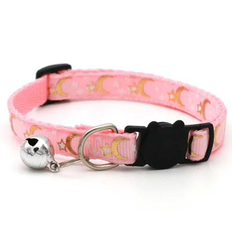 🇫🇷 Collier pour chat en velours avec cœur & grelot – Élastique, réglable et sécurisé, 8 couleurs, convient aussi aux petits chiens 🇬🇧 Velvet Cat Collar with Heart & Bell – Safety elastic, adjustable, 8 colors, also fits small dogs