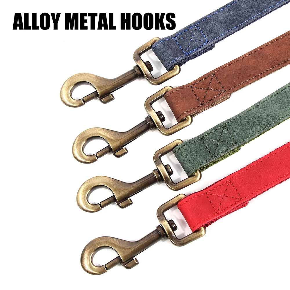 🇫🇷 Collier & laisse personnalisés en cuir PU, médaille gravée offerte. Pour petits & grands chiens (ex : carlin, labrador). 🇬🇧 PU leather custom collar & leash with free engraved tag. For small & large dogs (e.g. pug, labrador).