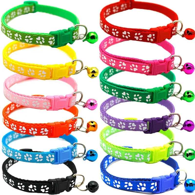 🇫🇷 Collier pour chat en velours avec cœur & grelot – Élastique, réglable et sécurisé, 8 couleurs, convient aussi aux petits chiens  🇬🇧 Velvet Cat Collar with Heart & Bell – Safety elastic, adjustable, 8 colors, also fits small dogs